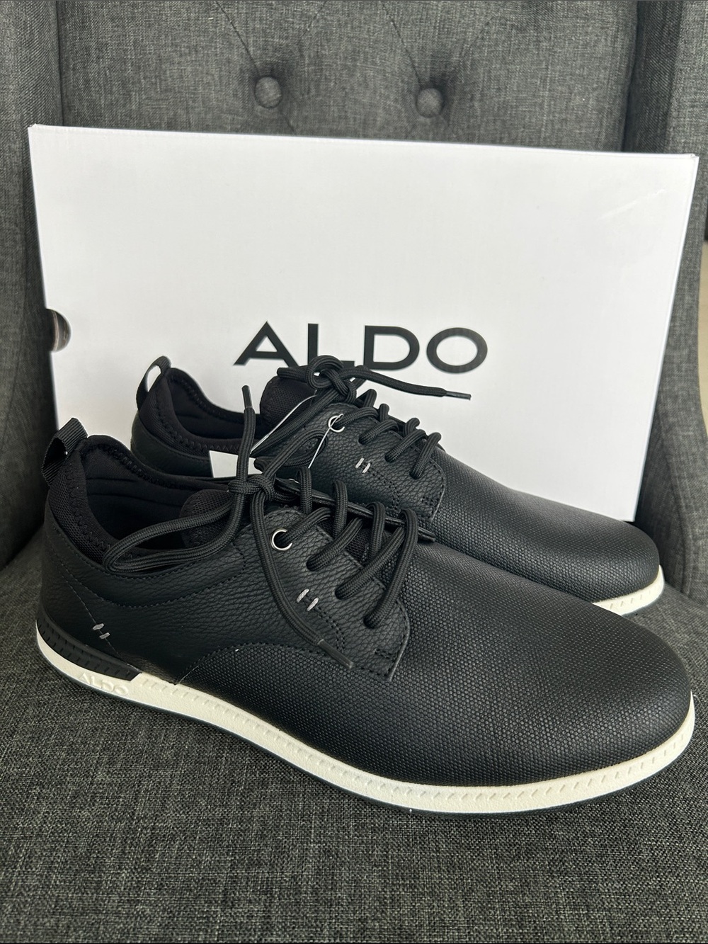 NEW 🆕 in box Aldo Black Low-Top Lace-Up Sneakers with White Sole